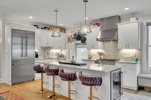 603 E 6th St, Boston, MA 02127 - Photo 4
