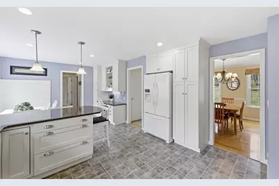 201 Spring St, Hopkinton, MA 01748 - Photo 8
