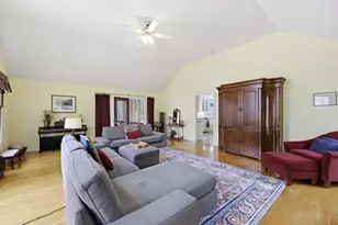 201 Spring St, Hopkinton, MA 01748 - Photo 18