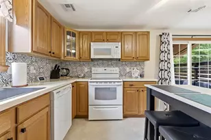 72 Arthur Dr, Northbridge, MA 01588 - Photo 8