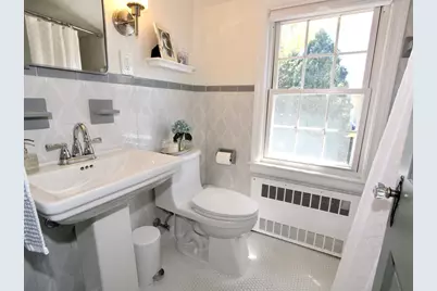 8 Birmingham Rd, Worcester, MA 01606 - Photo 12