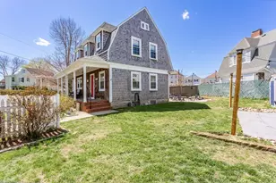25 Gosnold St, New Bedford, MA 02740 - Photo 2