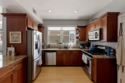 135 I St #A, Boston, MA 02127 - Photo 6