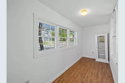 184 Pleasant St, Grafton, MA 01560 - Photo 10