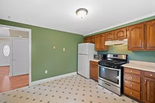 184 Pleasant St, Grafton, MA 01560 - Photo 16