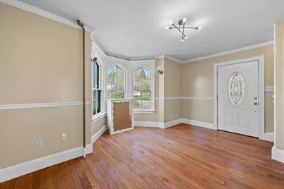 184 Pleasant St, Grafton, MA 01560 - Photo 8