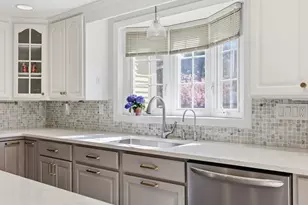 40 Pittroff Ave, South Hadley, MA 01075 - Photo 4