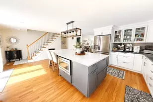21 Herbert St, Wakefield, MA 01880 - Photo 2