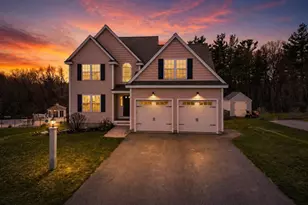 12 Poplar Hill Cir, Merrimac, MA 01860 - Photo 2