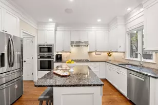 221 Freeman St, Brookline, MA 02446 - Photo 2