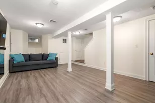 221 Freeman St, Brookline, MA 02446 - Photo 24
