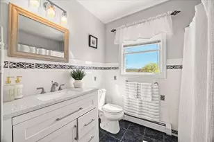 82 Gifford Ave, Dartmouth, MA 02747 - Photo 28