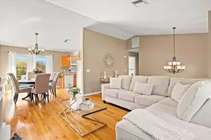 82 Gifford Ave, Dartmouth, MA 02747 - Photo 22