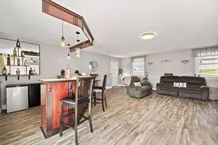 82 Gifford Ave, Dartmouth, MA 02747 - Photo 10