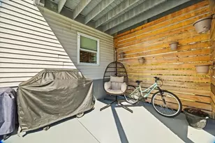 82 Gifford Ave, Dartmouth, MA 02747 - Photo 38