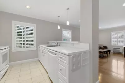 27-29 Commonwealth #1, Newton, MA 02467 - Photo 4