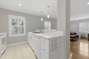 27 Commonwealth, Newton, MA 02467 - Photo 4