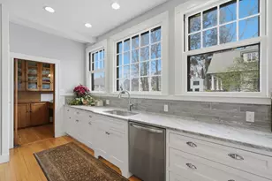 372 Main St, Amesbury, MA 01913 - Photo 12