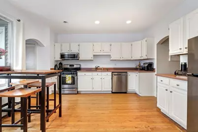 760-762 E 5th St #1, Boston, MA 02127 - Photo 4