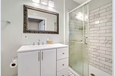 760-762 E 5th St #1, Boston, MA 02127 - Photo 6