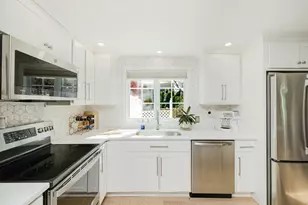 111 Foxboro Ave, Portsmouth, RI 02871 - Photo 10