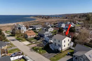 111 Foxboro Ave, Portsmouth, RI 02871 - Photo 4