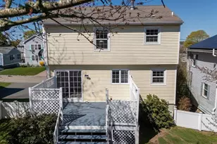 111 Foxboro Ave, Portsmouth, RI 02871 - Photo 6