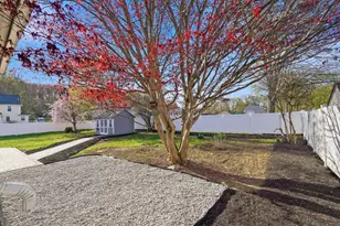 22 Demers St, Grafton, MA 01519 - Photo 2