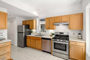 25 Pond Ln, Burlington, MA 01803 - Photo 12
