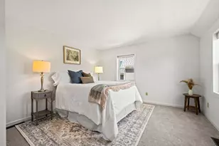 25 Pond Ln, Burlington, MA 01803 - Photo 24