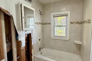 8 Leeds St, Boston, MA 02127 - Photo 6
