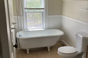 1060 Pleasant St, Worcester, MA 01602 - Photo 10