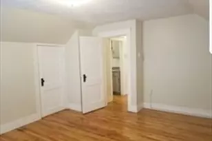 1060 Pleasant St, Worcester, MA 01602 - Photo 2
