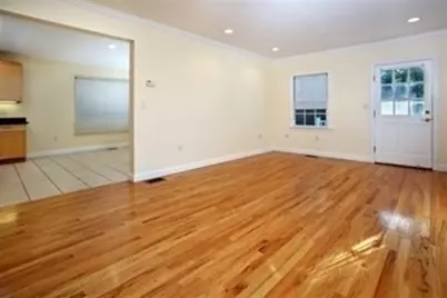 27 Sullivan Avenue, Newton, MA 02464 - Photo 4