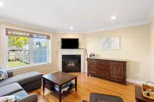 18 Hovey St, Newton, MA 02458 - Photo 10