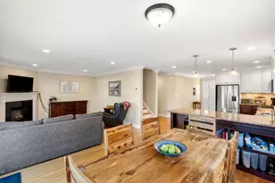 18 Hovey St, Newton, MA 02458 - Photo 8
