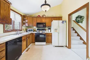 18 Duke St, Somerset, MA 02726 - Photo 16