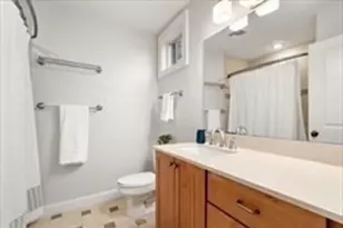 221 Freeman St, Brookline, MA 02446 - Photo 20