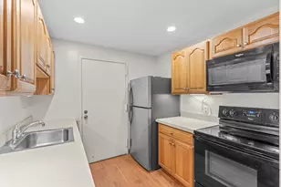 8 Post Oak Ln, Natick, MA 01760 - Photo 18