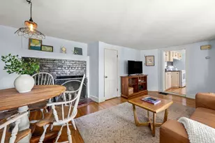 40 R Prospect St, Marblehead, MA 01945 - Photo 8