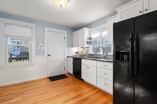 35 Boardman St, Worcester, MA 01606 - Photo 6