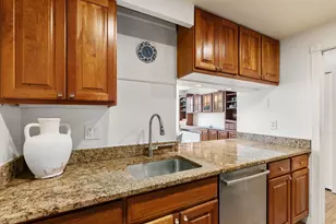 17 Bowdoin St, Boston, MA 02114 - Photo 14