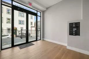 8 Leverett St, Brookline, MA 02445 - Photo 2