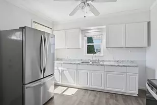 25 Victoria St, Springfield, MA 01104 - Photo 12