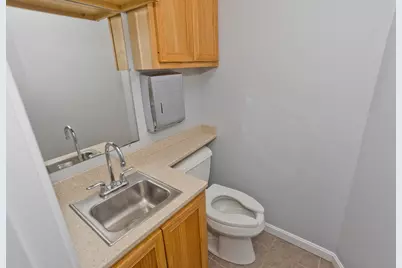 902-910 Chicopee Street #1R, Chicopee, MA 01013 - Photo 10