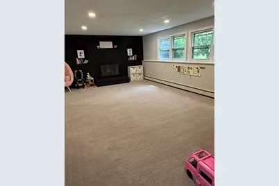 76 Airport Rd, Dudley, MA 01571 - Photo 10