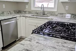 15 Bunkerhill St, Lawrence, MA 01841 - Photo 6