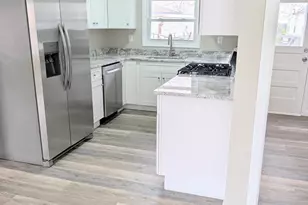 15 Bunkerhill St, Lawrence, MA 01841 - Photo 4