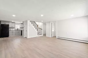 21 Evergreen St, Dartmouth, MA 02747 - Photo 8