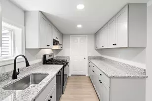21 Evergreen St, Dartmouth, MA 02747 - Photo 10